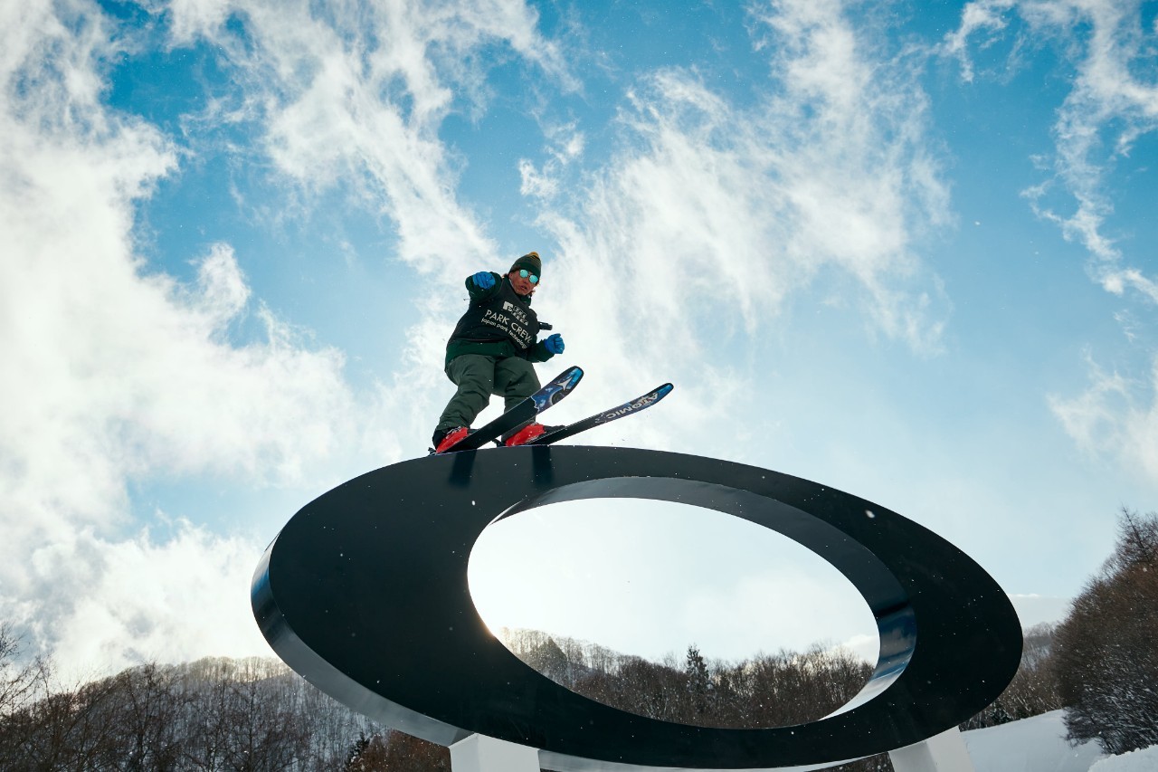 OAKLEY TGPARKSに突如としてオークリーロゴ型レール出現！ | 【公式